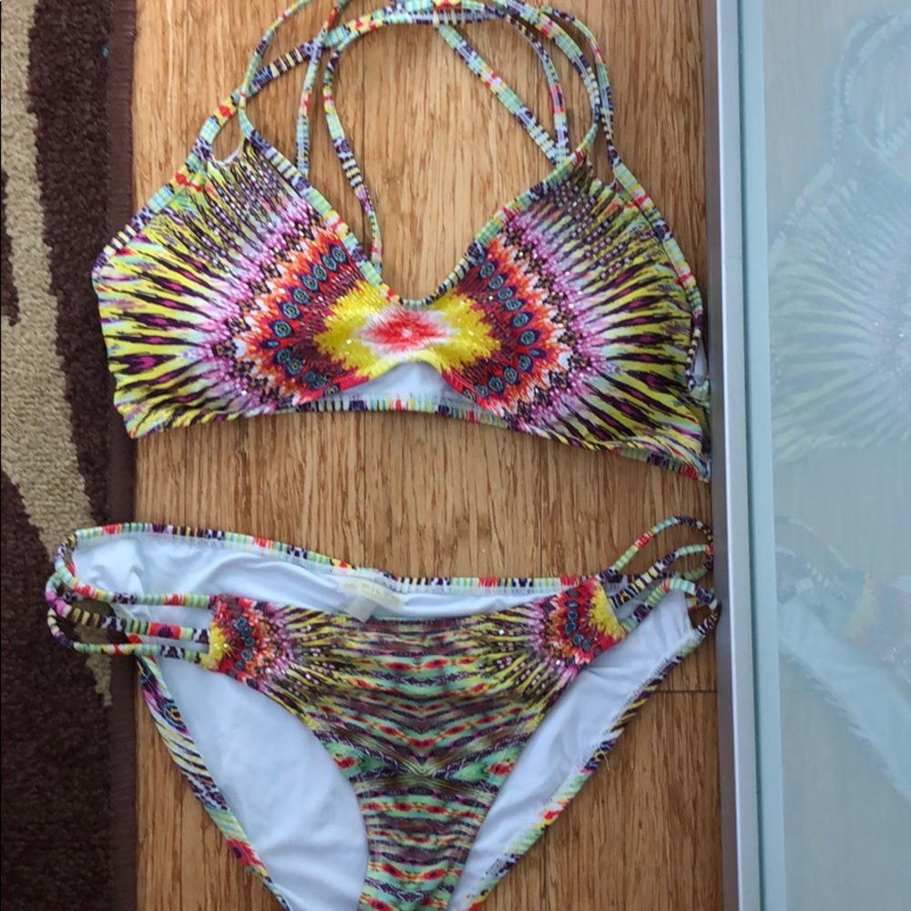 PilyQ swim set